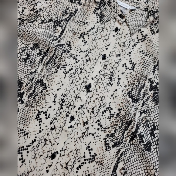 La Classe Couture snake print button down shirt - Picture 2 of 8